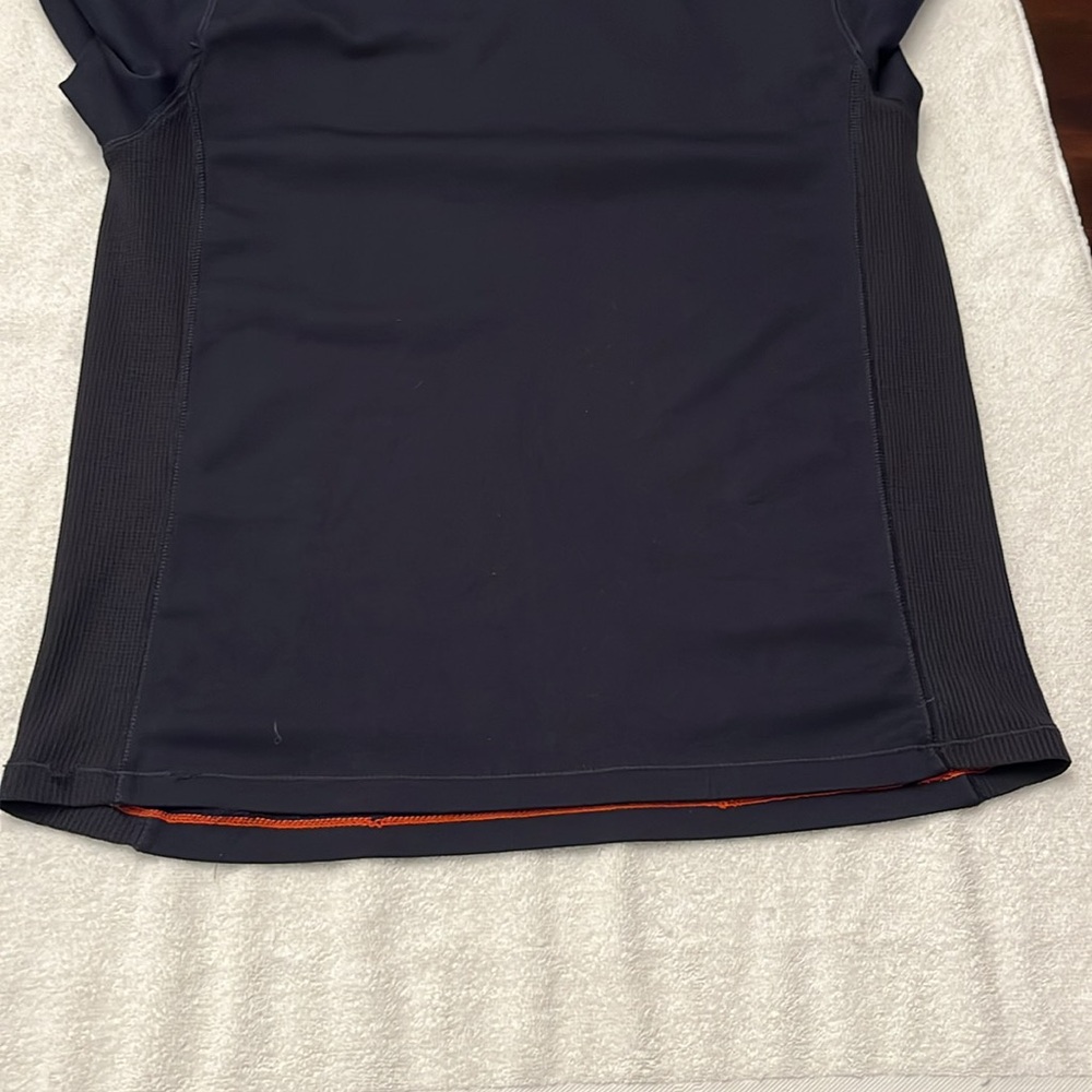 🏳️🌈 GAP Athletic Fit Tee - Picture 6 of 7
